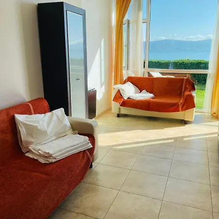 شقة S08 Apartment With Patio And Sea View
